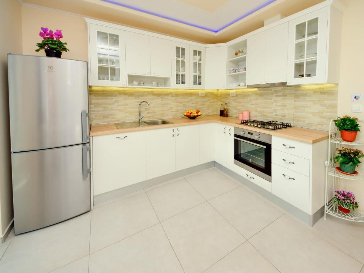 Holiday Home Lara By Interhome Omis Exterior photo